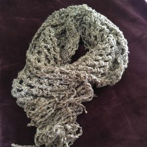 Crochet infinity scarf